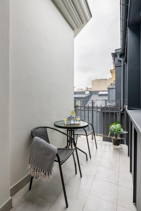 W Sercu Warszawy Apartamenty Warschau Exterior foto